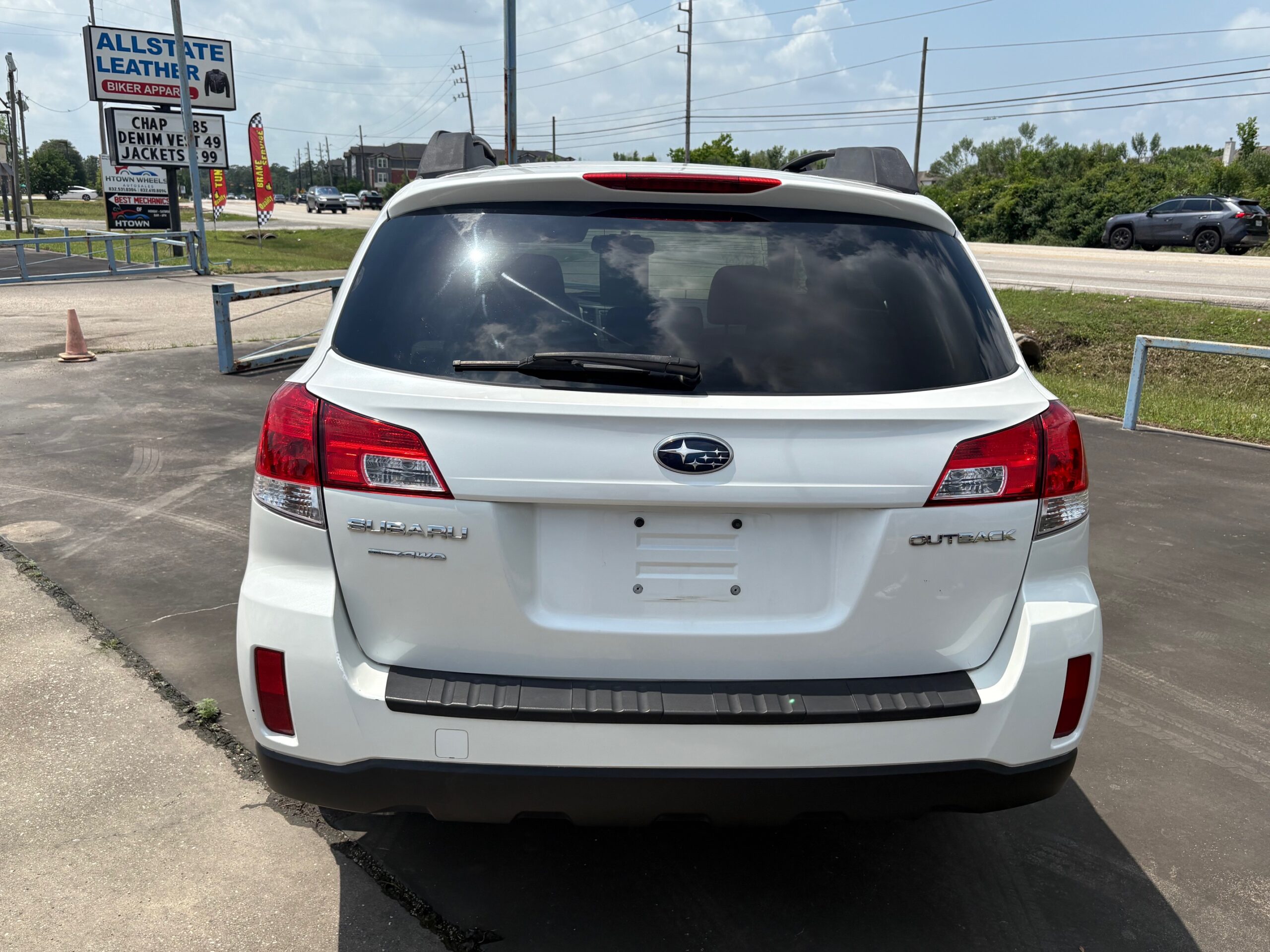 2012 Subaru Outback 2.5i Premium – AWD Wagon, CVT, Sunroof