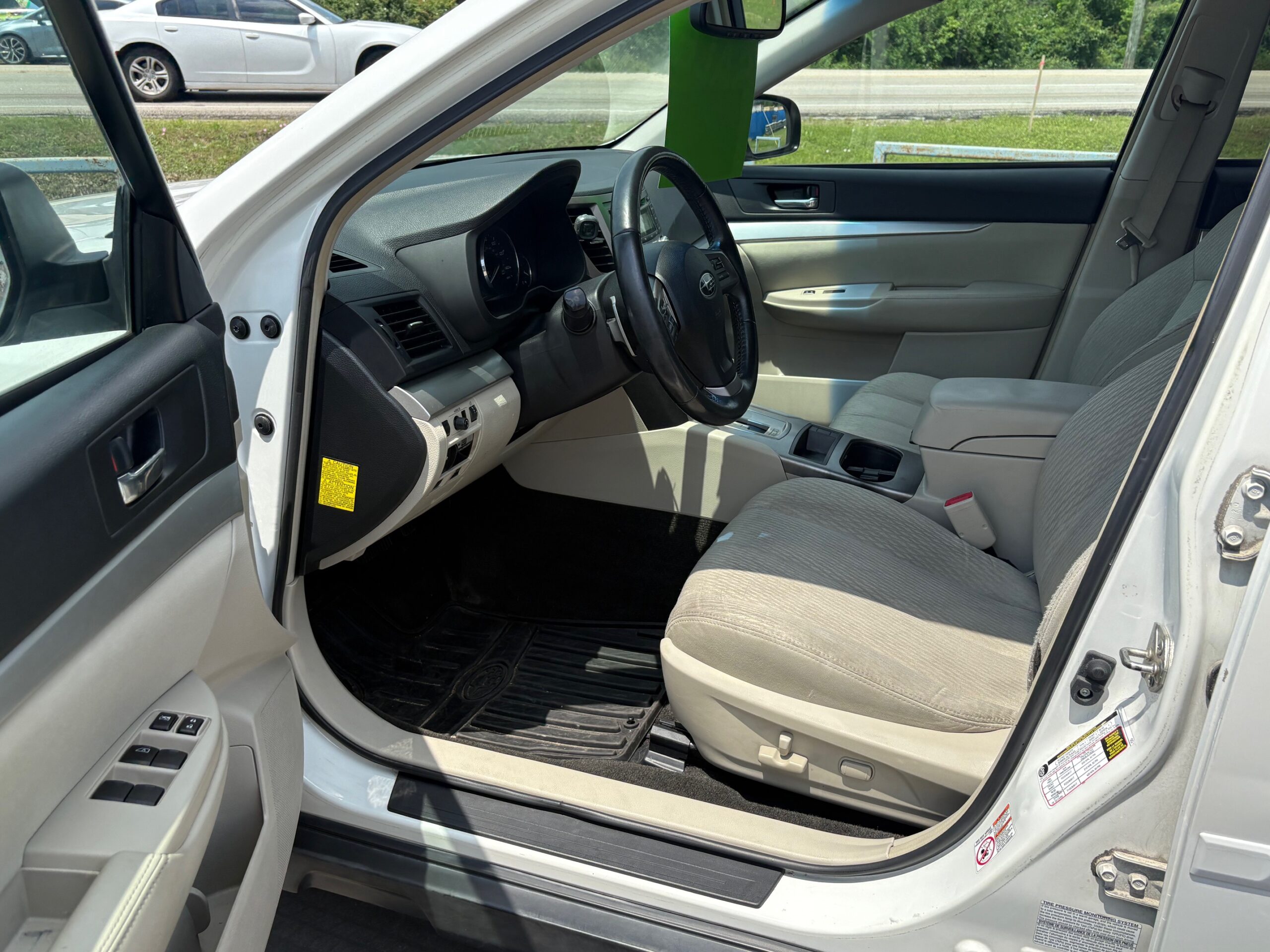 2012 Subaru Outback 2.5i Premium – AWD Wagon, CVT, Sunroof