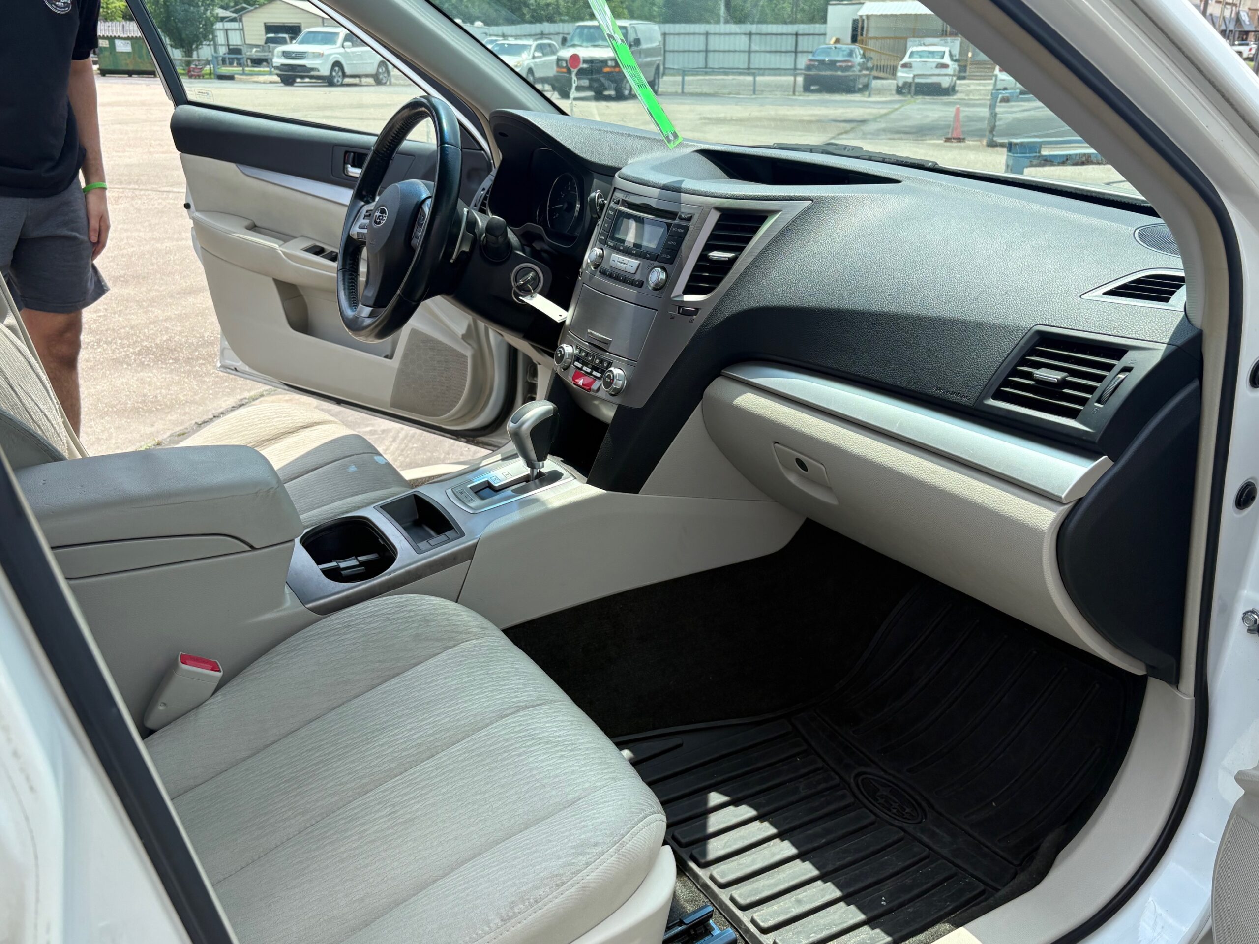 2012 Subaru Outback 2.5i Premium – AWD Wagon, CVT, Sunroof