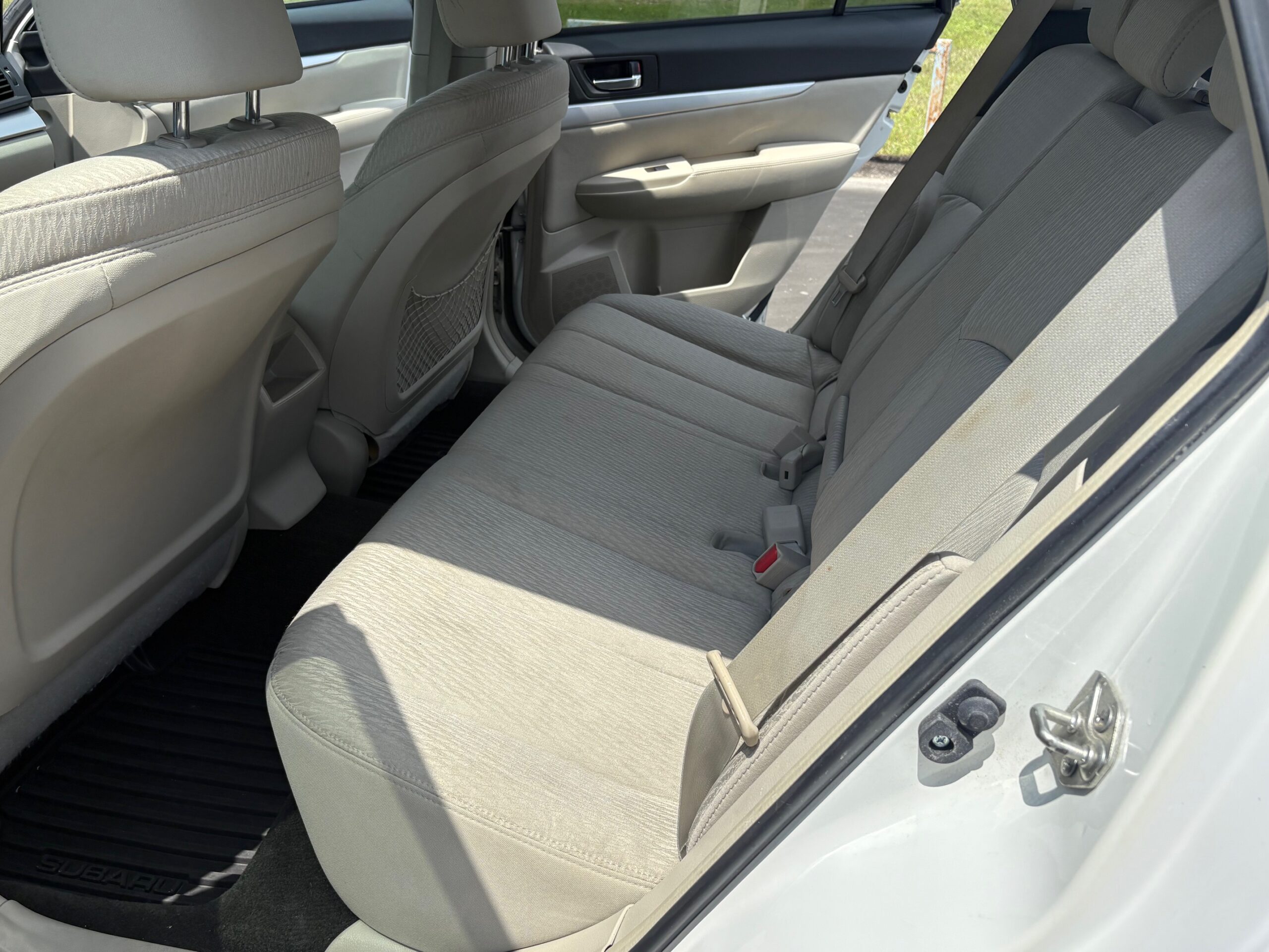 2012 Subaru Outback 2.5i Premium – AWD Wagon, CVT, Sunroof