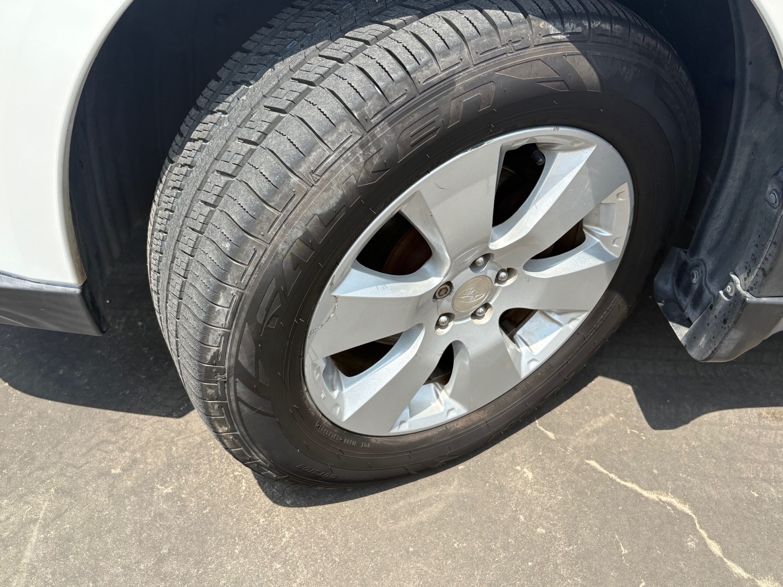 2012 Subaru Outback 2.5i Premium – AWD Wagon, CVT, Sunroof