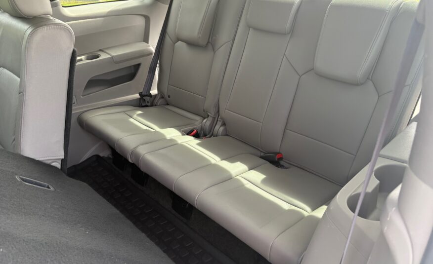 2014 Ford Explorer XLT – 4-Door AWD SUV, 7‑Passenger, V6, 6-Speed Auto