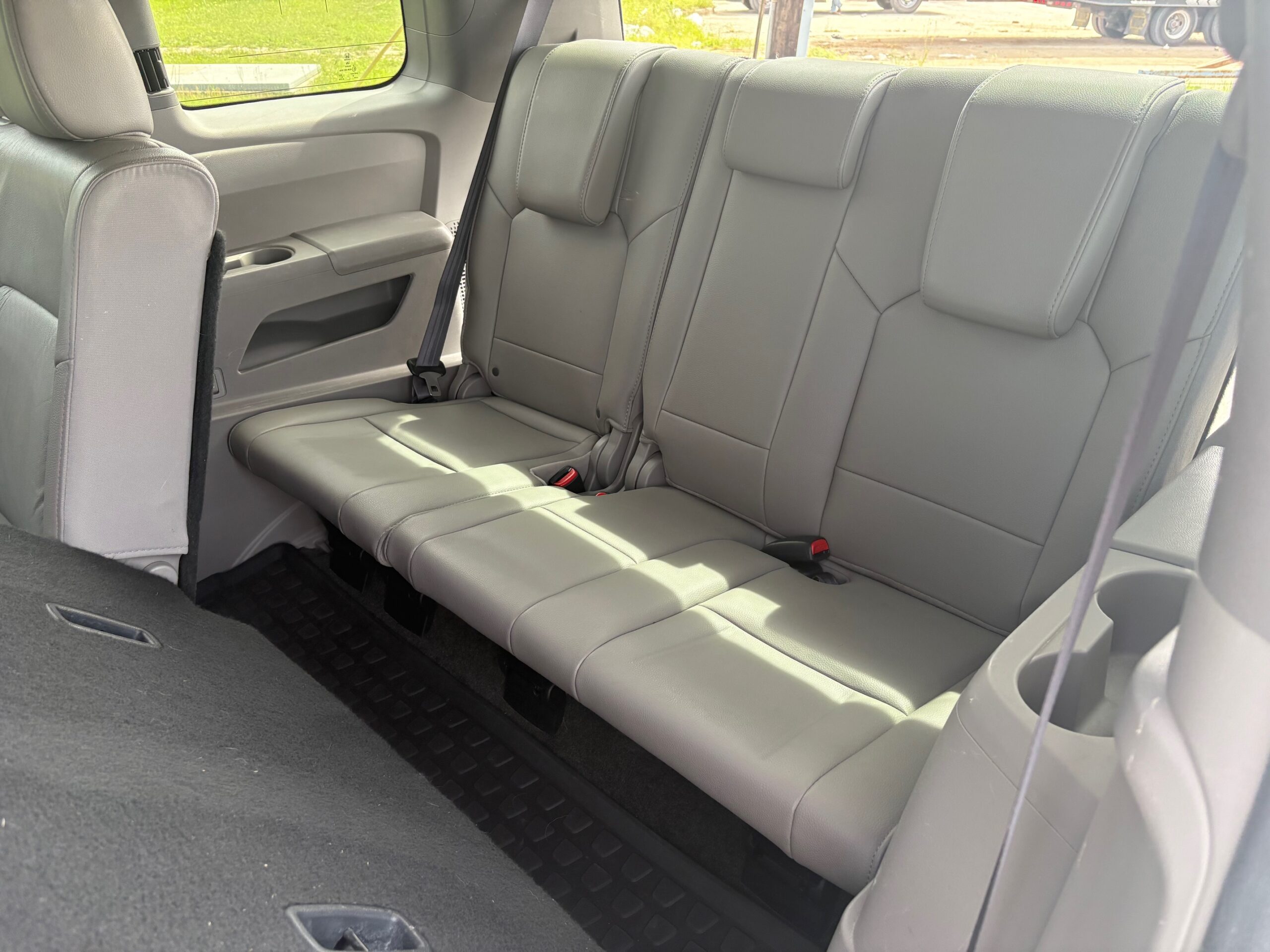 2014 Ford Explorer XLT – 4-Door AWD SUV, 7‑Passenger, V6, 6-Speed Auto