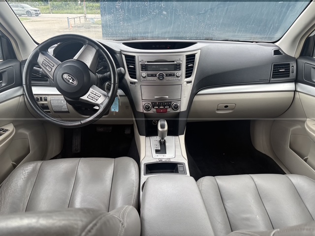 2011 Subaru Outback I Premium - Photo 7