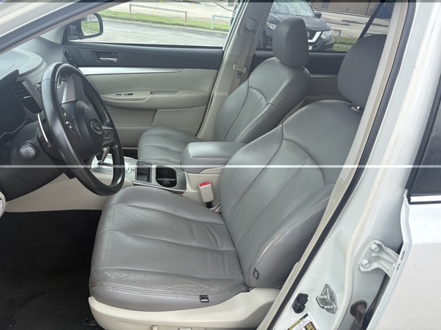 2011 Subaru Outback I Premium - Photo 6
